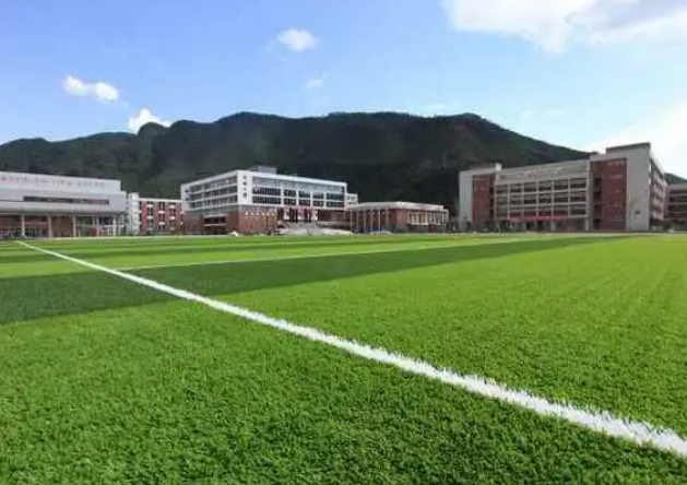 昆明市西山区滇鹏高级中学收费为什么偏高？