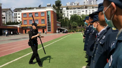 昆明市五华区德仁中学如何保障在校学生安全？