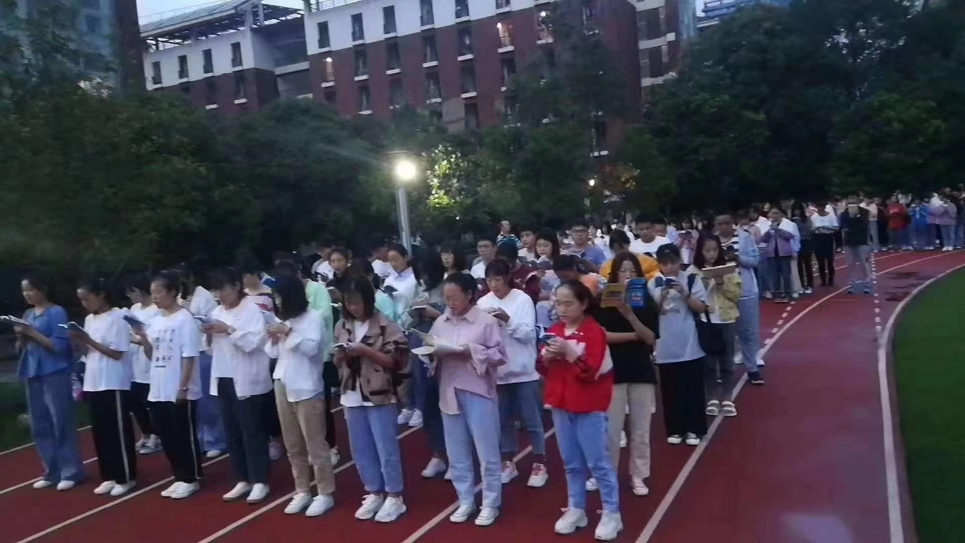 昆明西点文化学校隆重举行&ldquo;2022--2023学年秋季学期期末表彰大会暨新学期开学典礼&rdquo;！