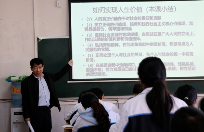 云南西点文化学校管理严格吗？