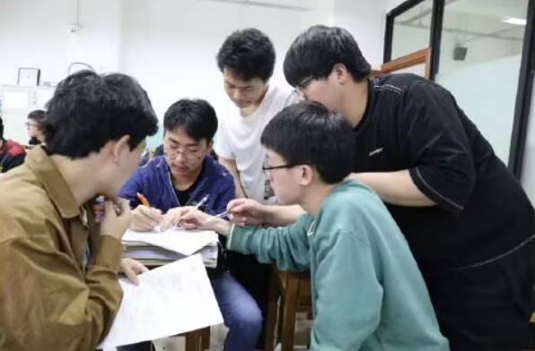 昆明钟英培训学校学习氛围怎么样？