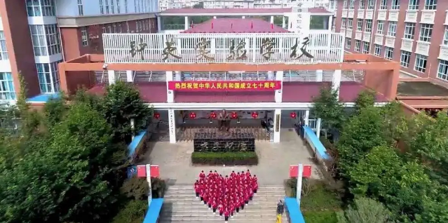 昆明钟英培训学校管理严格吗？