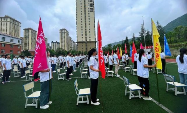 2024年昆明钟英培训学校复读班报名条件是什么？