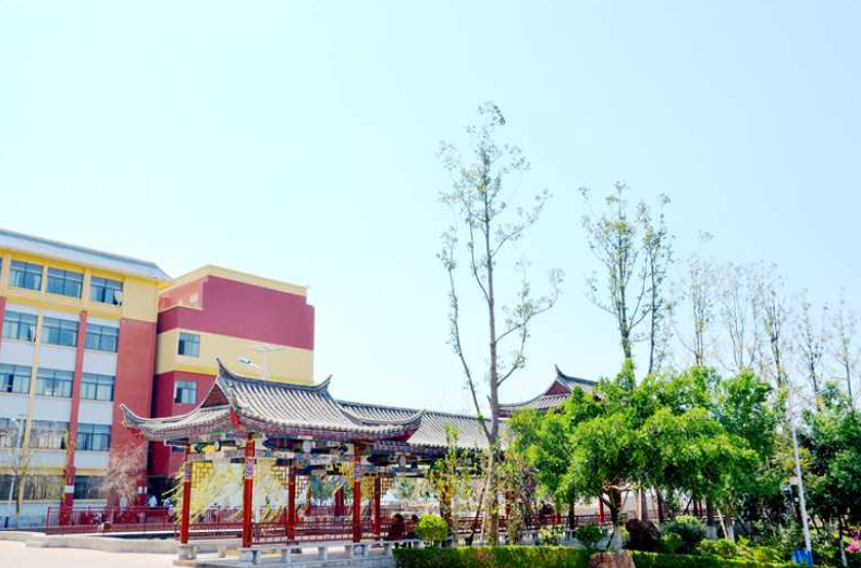 云南建水实验中学校园环境怎么样？