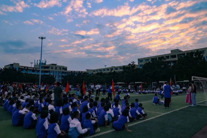 云南建水实验中学复读班好不好？