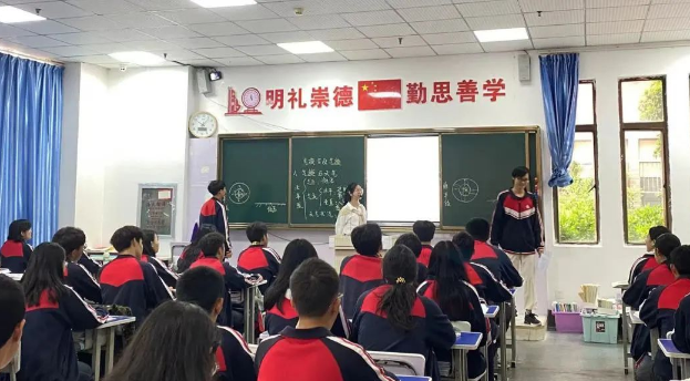 曲靖二中兴教中学学习氛围好吗？