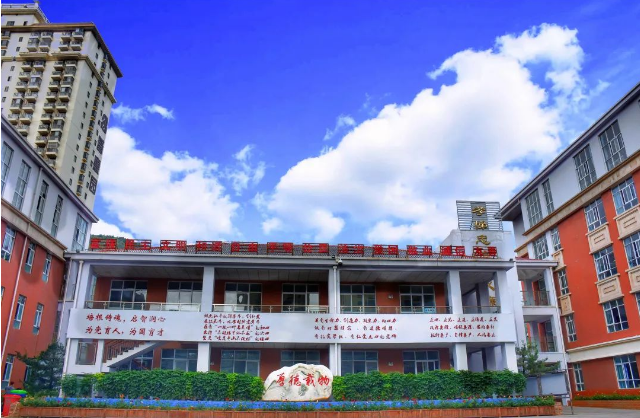 昆明钟英培训学校复读班教学质量|师资力量|高考成绩