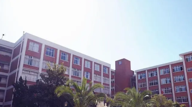 昆明经专学校（云师大附中老协补习学校）管理模式|学校管理|入学须知