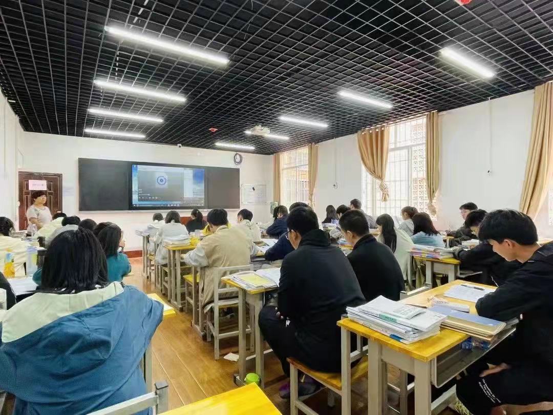 6月23日可查分，经专志愿填报指南来咯！昆明经专补习怎么样