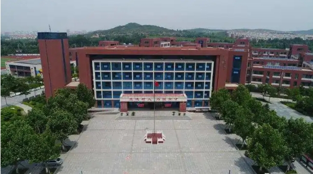 云南昌乐实验中学学校位置介绍
