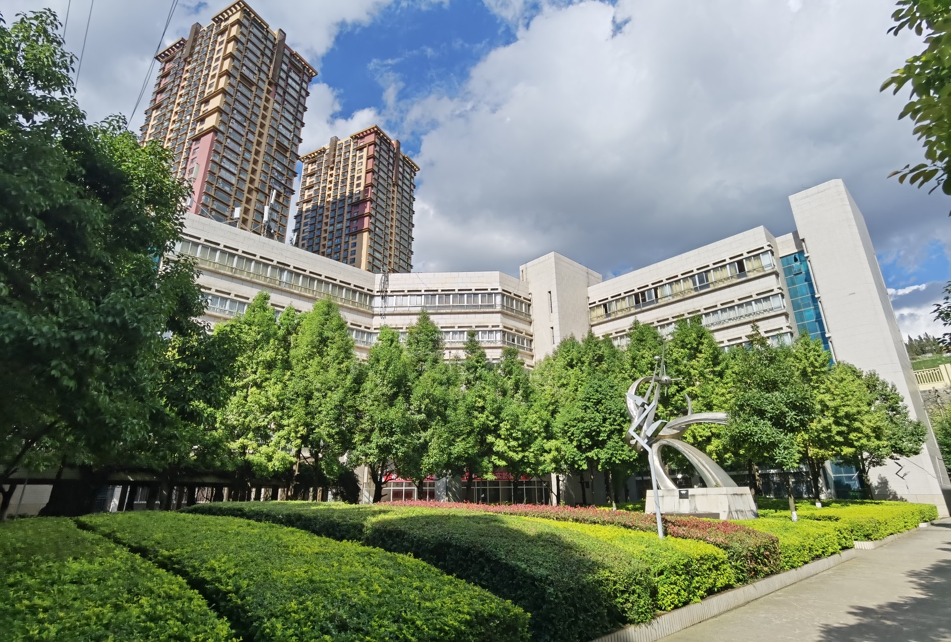 2024年昆明市五华区高三复读能提高成绩吗