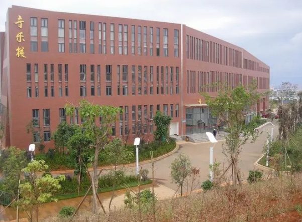 云南耀兴卓越综合高中住宿条件怎么样？