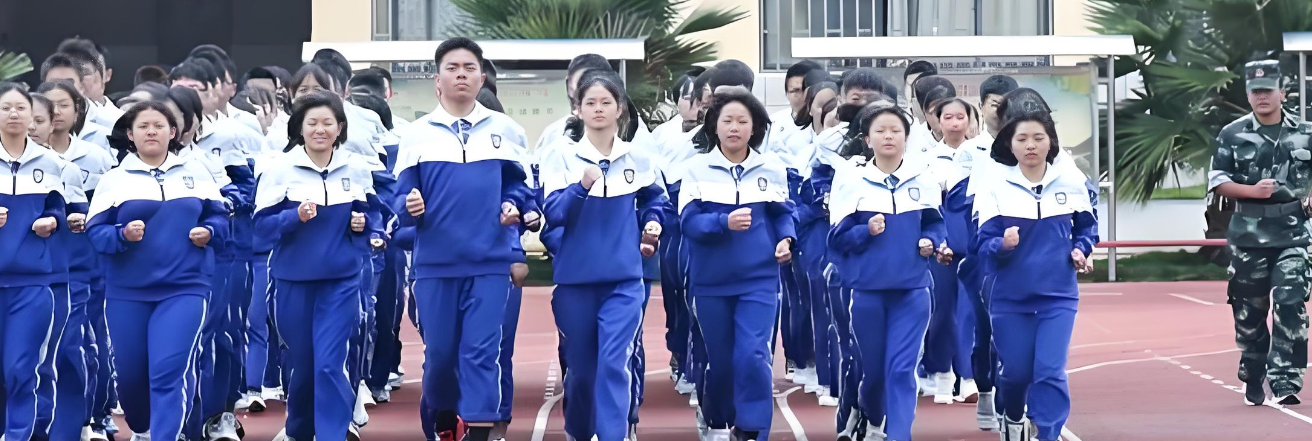 昆明市西山区佑亦丰小升初管理严吗？