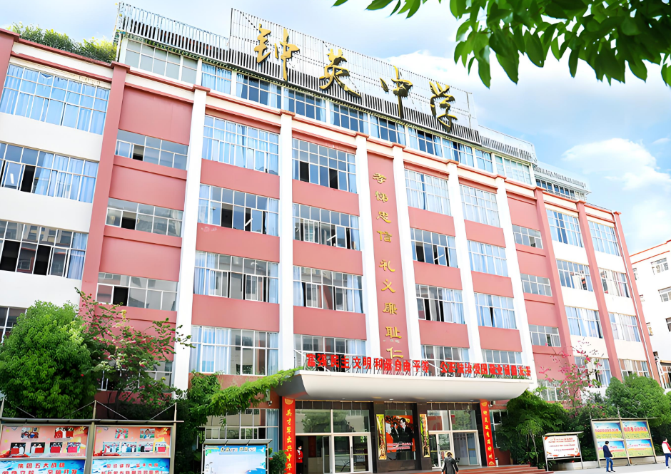 2025年昆明钟英培训学校高考复读报读须知：开启复读新征程