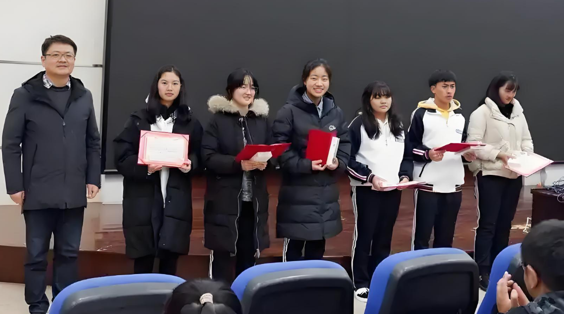 2025年清北书院高考复读学费：合理设置，助力梦想起航