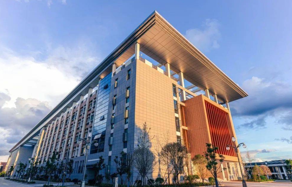 2025年云南省曲靖市高考复读，高考学籍怎么办？