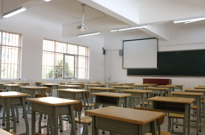 昆明附近的高考复读机构多不多?