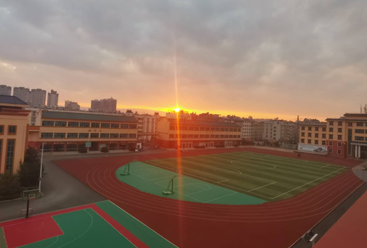东川2026年学费最便宜的私立高中多吗？