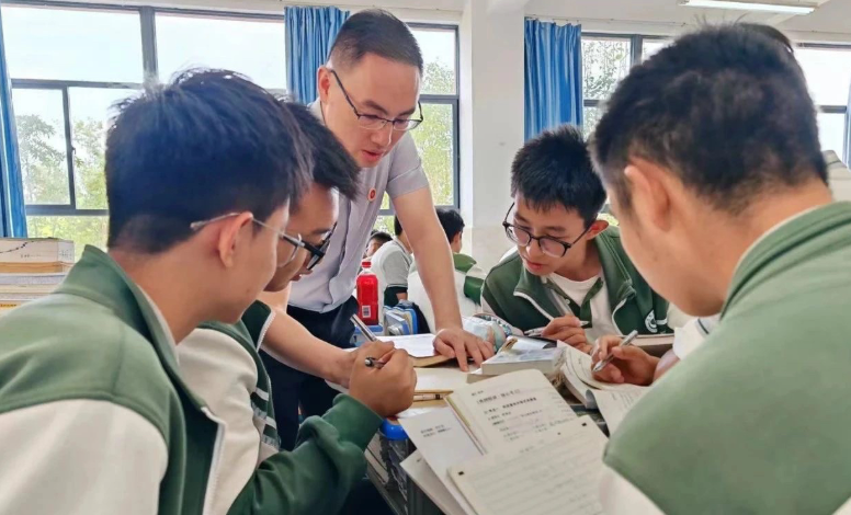 硬核教学出实效！安宁市崇明高级中学本科上线率与办学成果解析