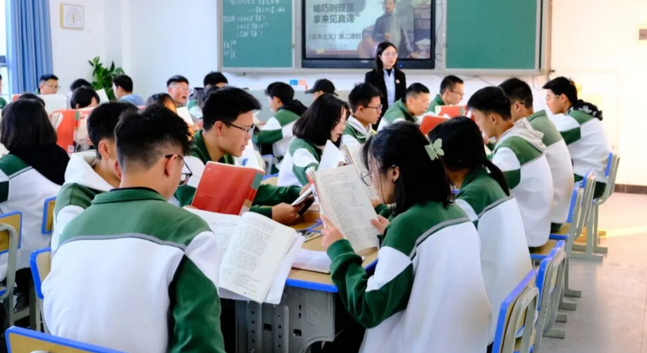 安宁市崇明高级中学核心政策全面解读：合规办学、择优育人、助力升学